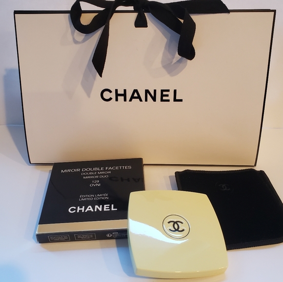 💖100% Authentic CHANEL Limited Edition Compact Mirror, OVNI (Yellow) *NEW - Picture 6 of 14